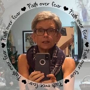 Meet your Posher, Lisa